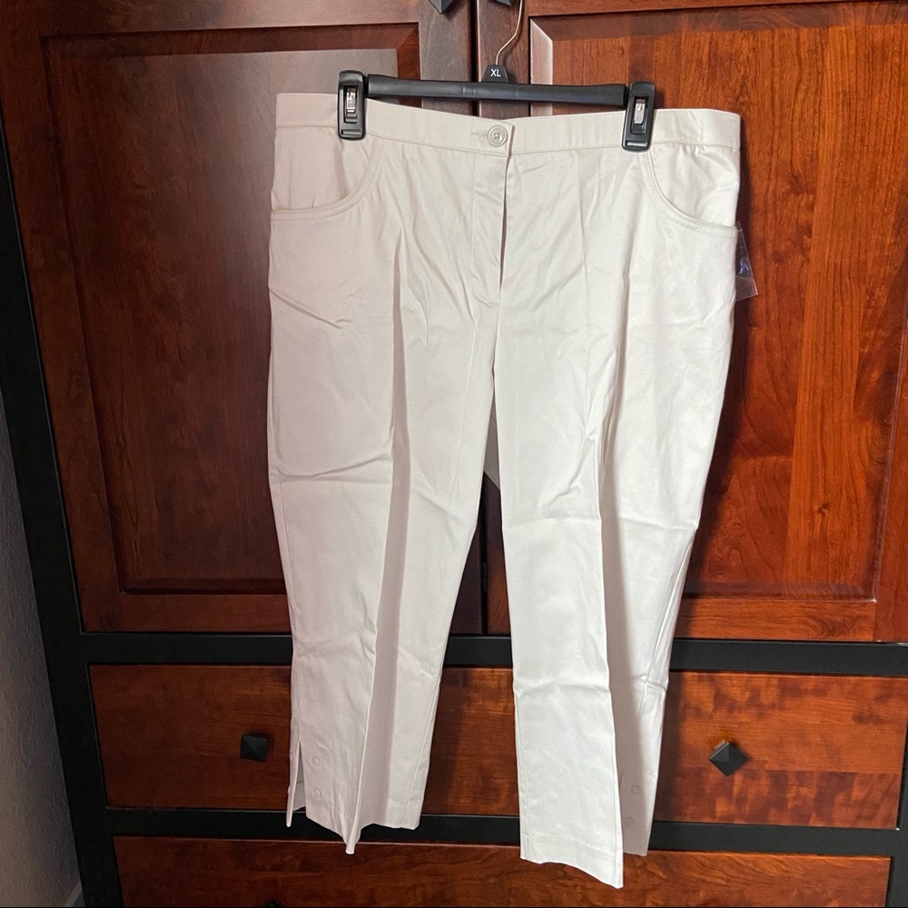 Tribal Women's White Capris